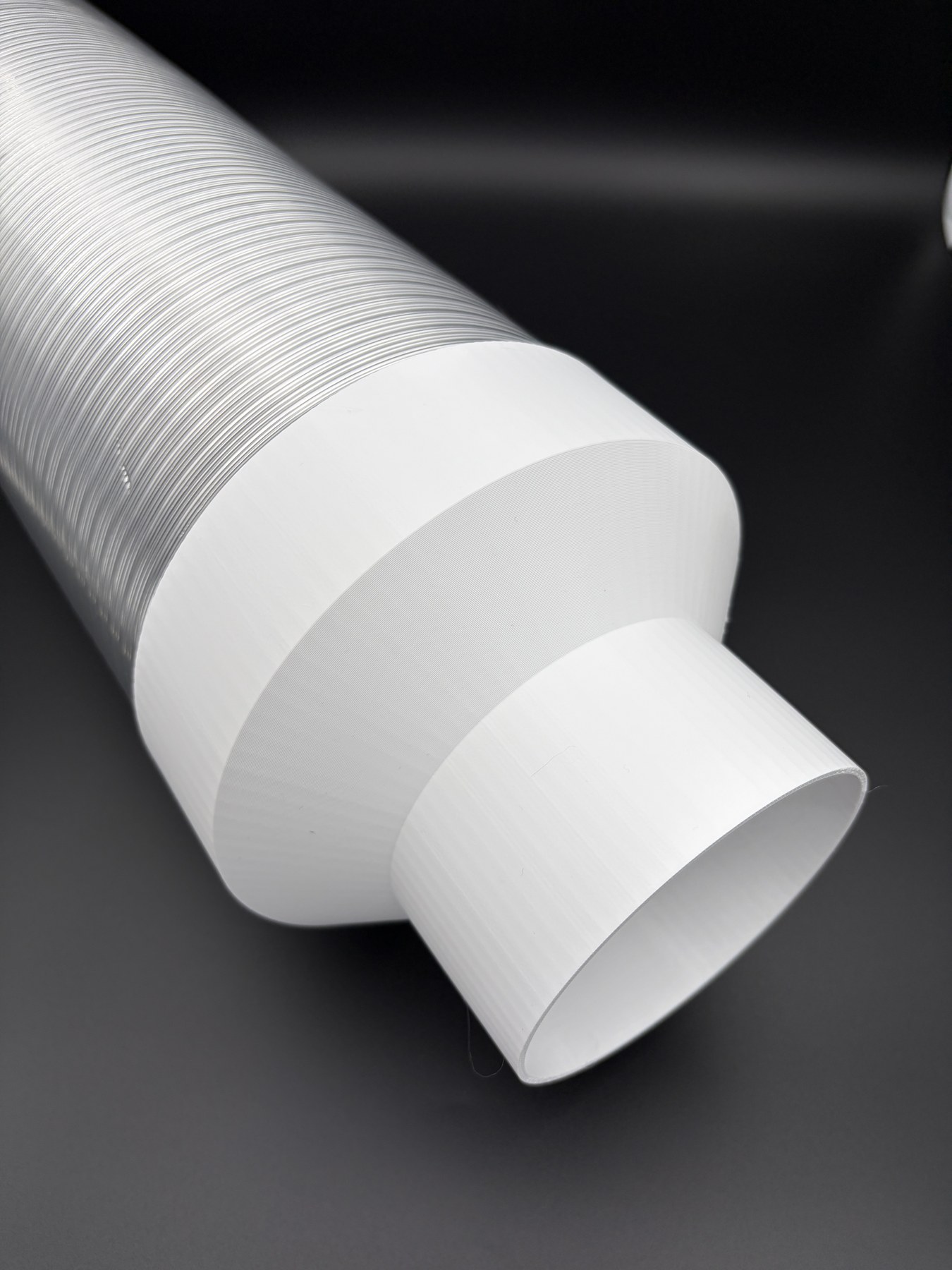 Adapter 150 na 100 mm ugrađen na fleksibilnu ventilacijsku cijev